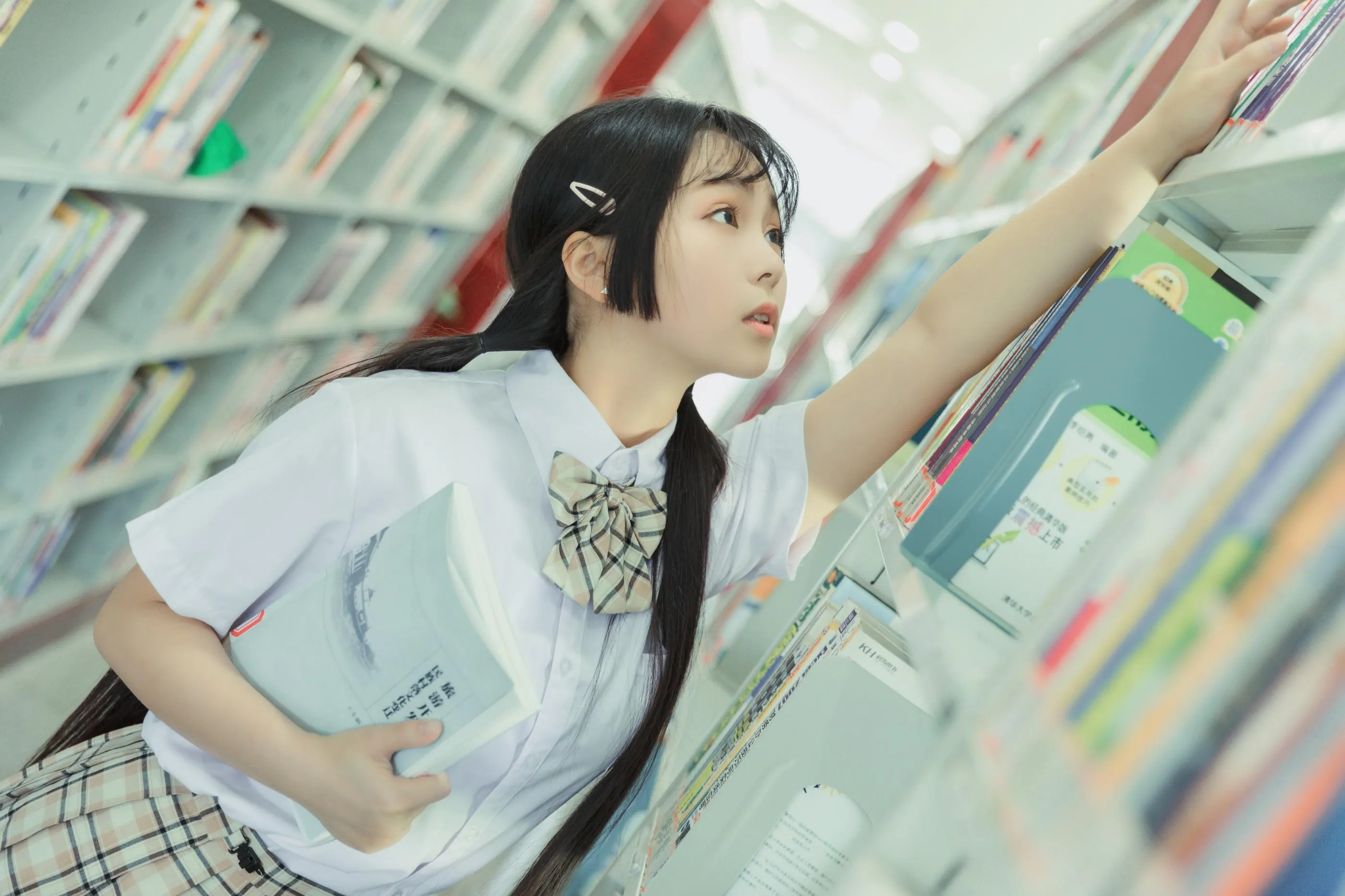 [YITUYU艺图语]2022.08.11 毕业季 阡墨红尘 [31P]插图